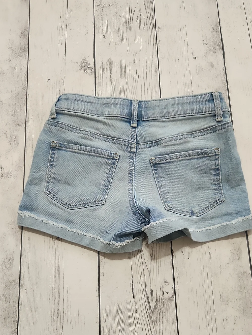 SO Girls Size 8 Daisy Embrodiered Jean Shorts With Adjustable Waist